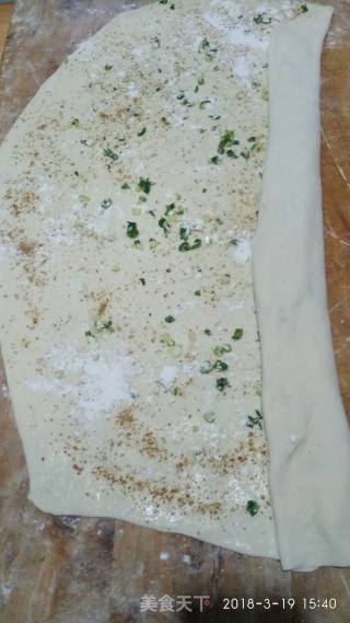 Scallion Sesame Flower Roll recipe