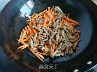 Stir-fried Beef with Carrots recipe