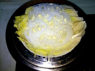 Steamed Vermicelli with Garlic Cabbage recipe