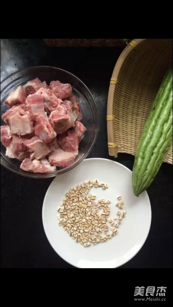 Bitter Gourd Pork Ribs Soup recipe