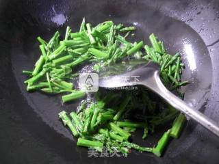 Stir-fried Artemisia Annua recipe