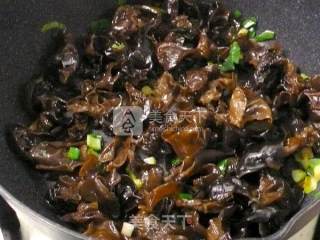 Stir-fried Fungus with Salted Egg and Tomatoes ☆ Stir-fried Vegetables with Salted Egg 10 recipe