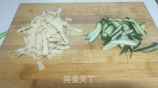 Tossed Cucumber, Fungus, Bean Curd recipe