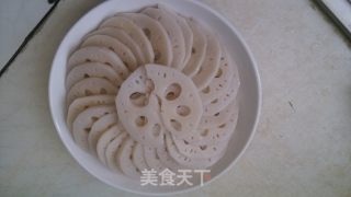 Hot and Sour Lotus Root Slices-the Favorite Lotus Root of Hubei People recipe