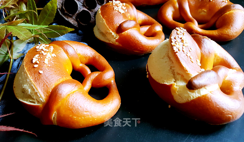# Fourth Baking Contest and is Love to Eat Festival#german Lye Bread recipe
