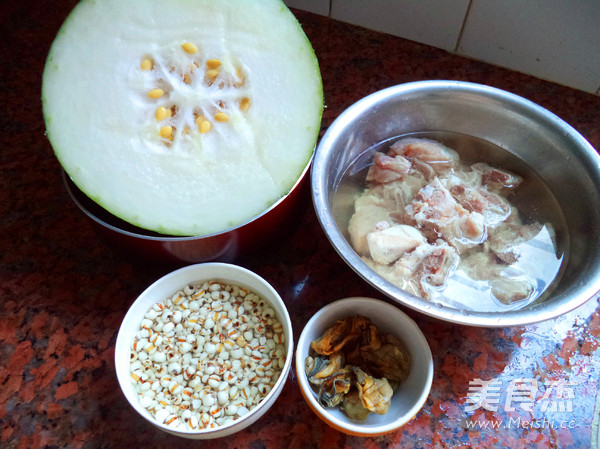 Barley and Winter Melon Bone Soup recipe