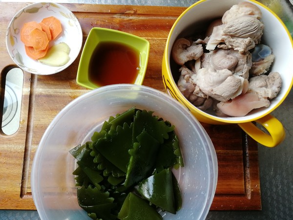 Pork Knuckle Seaweed Soup recipe