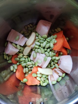 Soup with Lotus Root and Carrot recipe