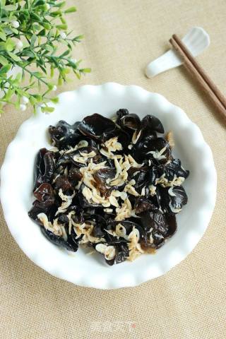 #凉饭菜#black Fungus Mixed with Shrimp Skin recipe