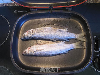 Fried Fish with Basil recipe