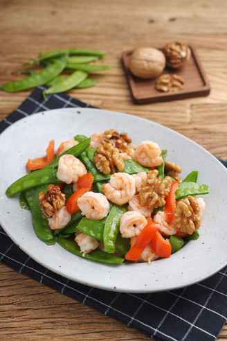 A Nutritious, Delicious and Brain-friendly Stir-fry-fried Lotus with Walnuts and Shrimps