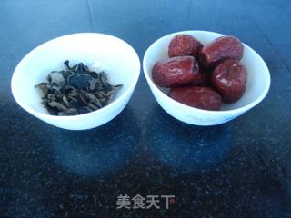 Chicken Soup with Red Dates and Black Fungus recipe