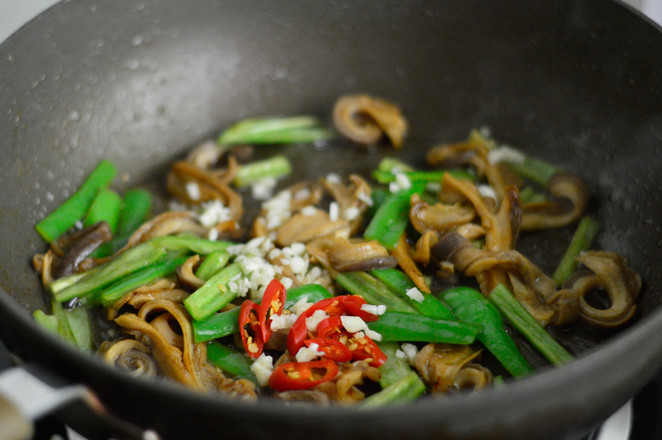 Braised Pork Belly with Green Peppers recipe