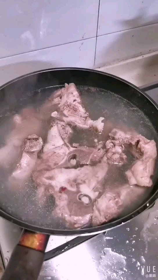 Stewed Beef Bone with Radish recipe