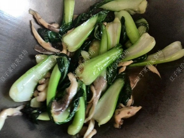 Stir-fried Fresh Mushrooms with Rape recipe