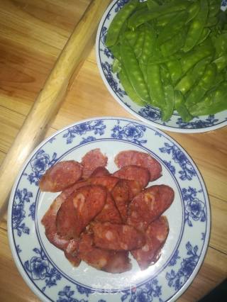 Stir-fried Snow Peas with Sausage recipe