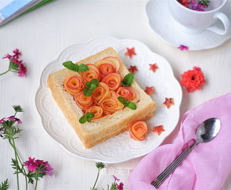 #四session Baking Contest and is Love to Eat Festival# Apple Rose Roll Toast Box recipe