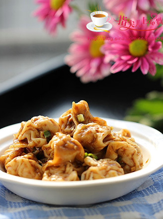 Wontons with Sesame Sauce recipe