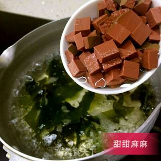 Duck Blood Wakame Soup recipe