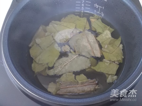 Lotus Leaf Glutinous Rice Porridge recipe