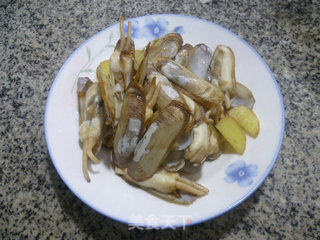 Stir-fried Tofu with Green Pepper Razor Clams recipe