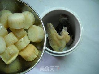 Chai Chicken Soup with Yam, Gorgon and Lotus Seeds recipe