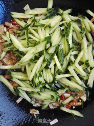Stir-fried Pork Belly with Cucumber recipe