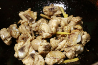 Nourishing Chestnut Roasted Chicken Drumsticks in Autumn and Winter recipe
