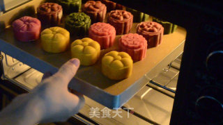 #新良第一节烤大赛# Peach Mountain Skin Moon Cakes recipe