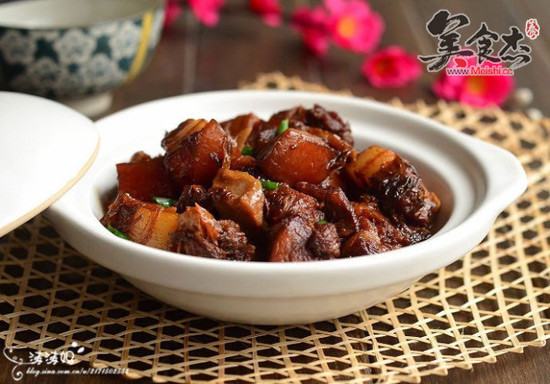 Braised Pork with Mei Cai and Taro recipe