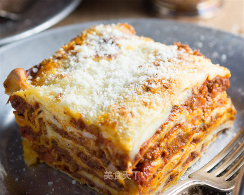 Lasagna-garfield's Favorite Classic Bolognese Lasagna recipe
