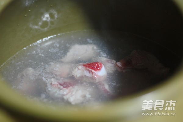 Seaweed and Corn Pork Ribs Soup recipe