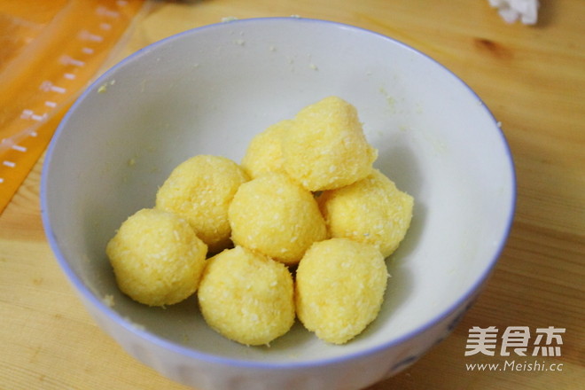 Coconut Flower Bun recipe