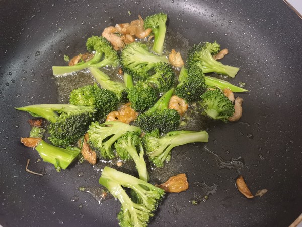 Fried Broccoli with Shrimp recipe