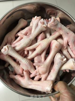 Salt Baked Chicken Feet recipe