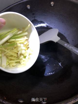 [rabbit Loves Kitchen] Fried Crab with Ginger and Spring Onion recipe