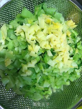 Stir-fried Minced Pork with Mustard Greens recipe