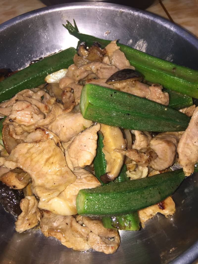 Stir-fried Pork with Shiitake and Okra recipe