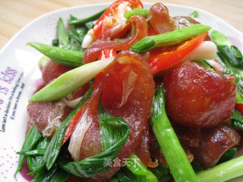 Stir-fried Sausage with Green Garlic recipe