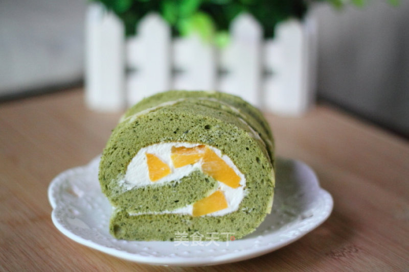 Matcha Yellow Peach Cake Roll recipe