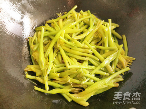 Stir-fried Daylily recipe