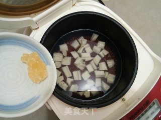 Lotus Root Red Bean Soup recipe
