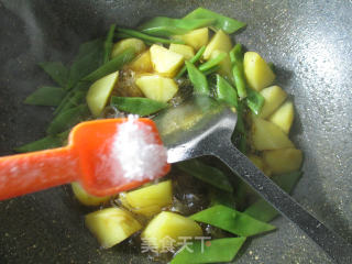 Carob and Potato Wide Noodles recipe