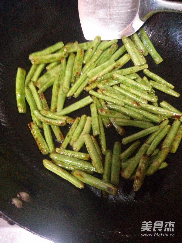 Stir-fried String Beans with Bamboo Shoots and Dried Vegetables recipe