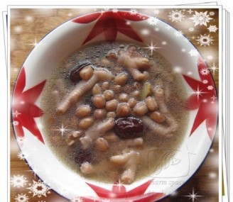 Peanuts, Red Dates and Chicken Feet Soup
