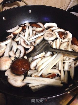 Fresh Mushroom Bone Soup recipe