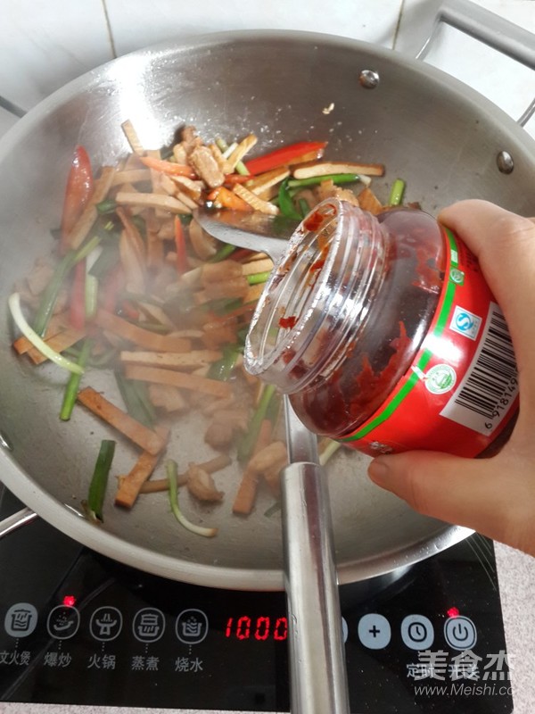 Fried Pork with Dried Tofu recipe