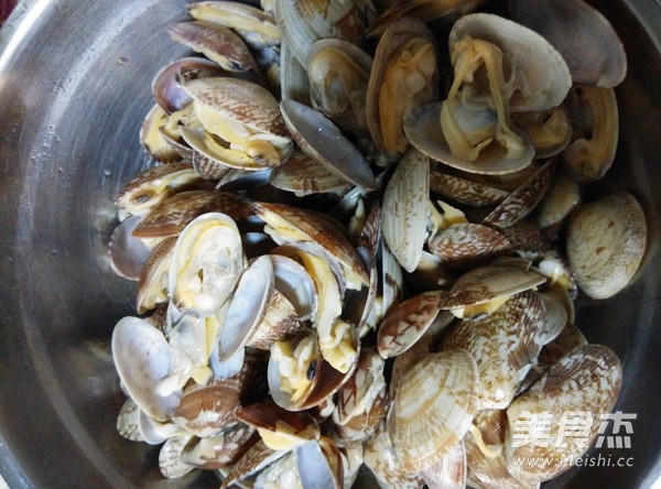 Stir-fried Clams with Chili Sauce recipe