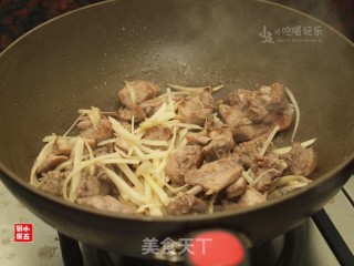 Braised Duck with Zijiang: A Seasonal Home-cooked Dish for Appetizers recipe