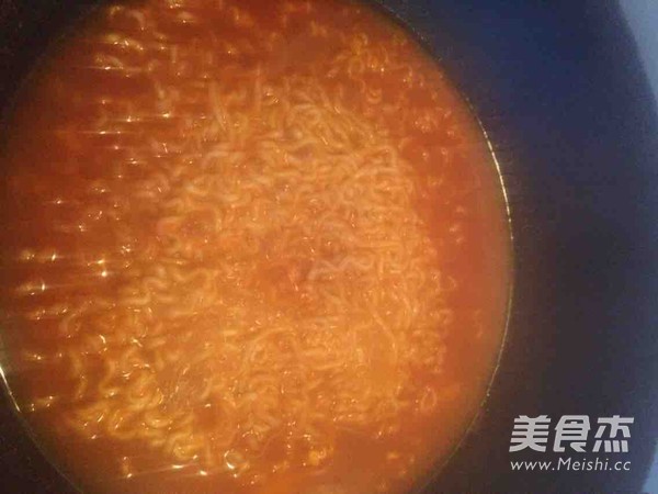 Korean Rice Cake Hot Pot Noodles recipe